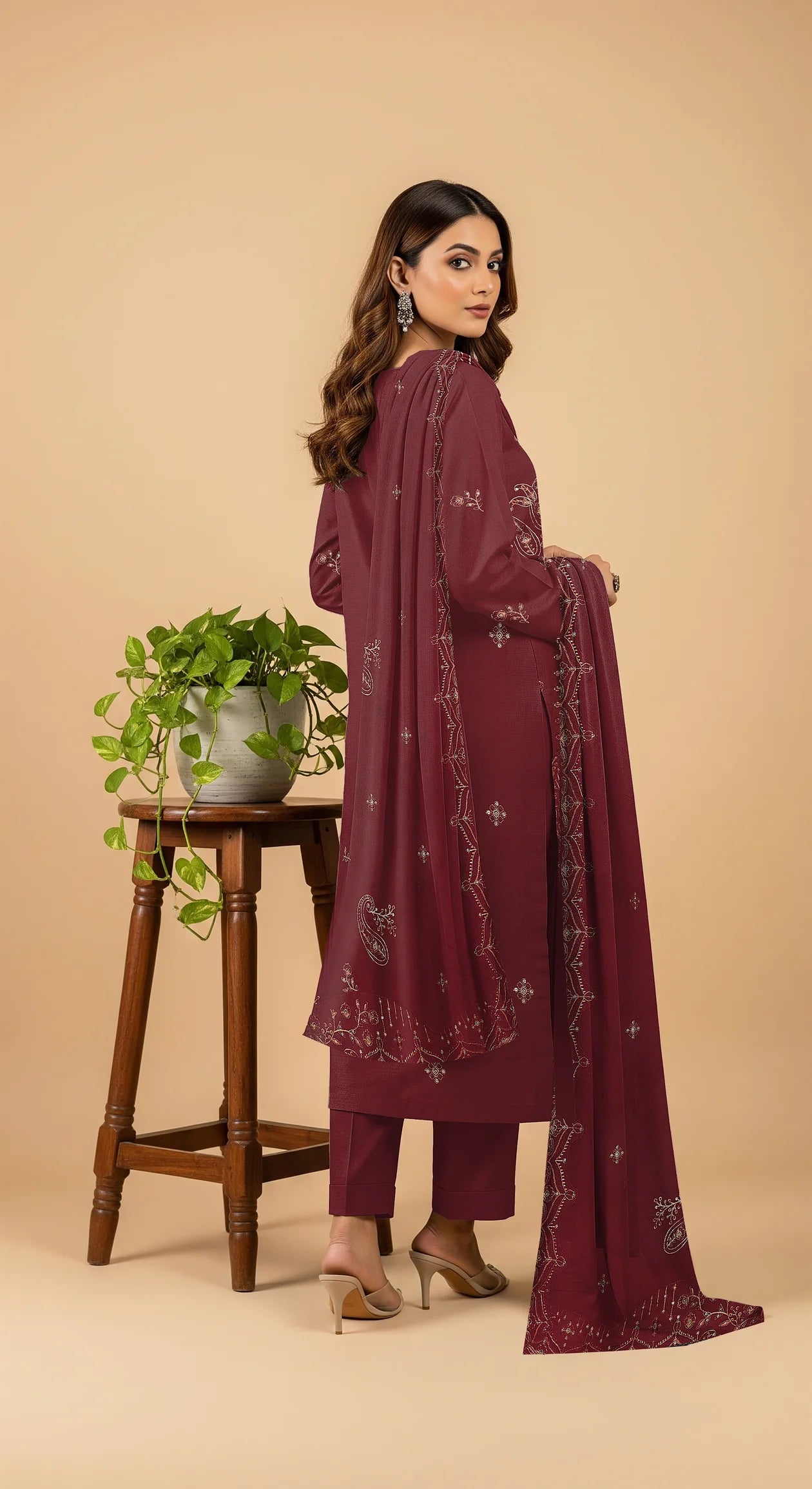MAROON DHANAK EMBROIDERED | 3 PIECE | UNSTITCHED | 4302