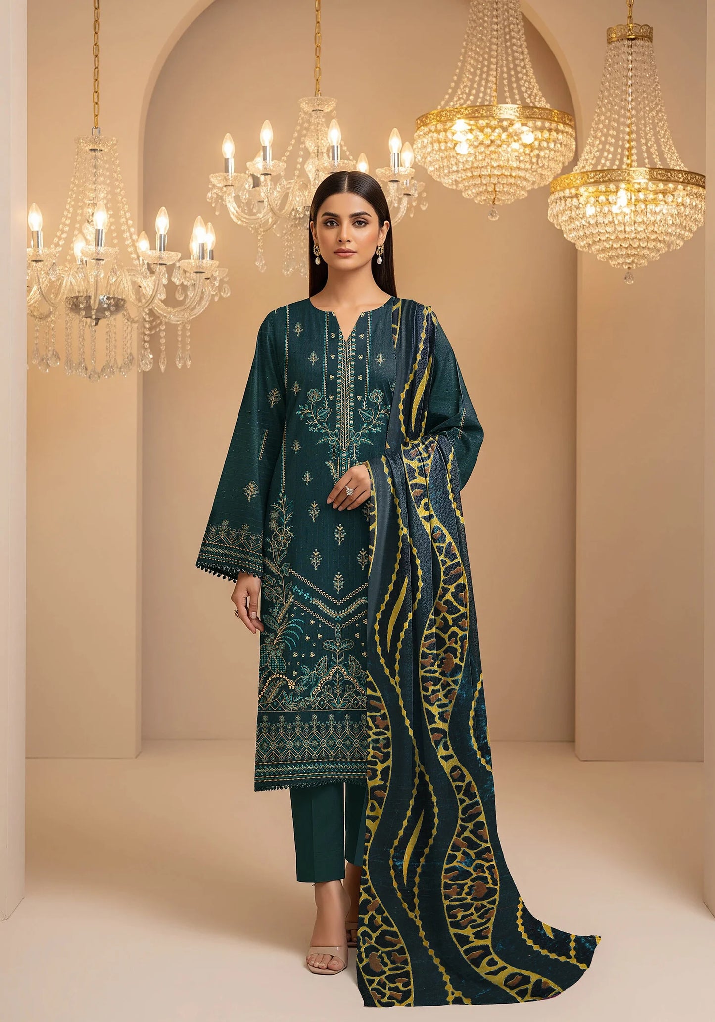 ZINK DHANAK EMBROIDERED | PALACHI VELVET SHAWL | UNSTITCHED | 4901