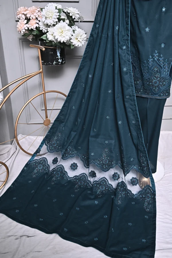 ZINC GREY 3 PIECE COTTON EMBROIDERED SUIT {UNSTITCHED} – 2004 – BINOSMAN - Image 4