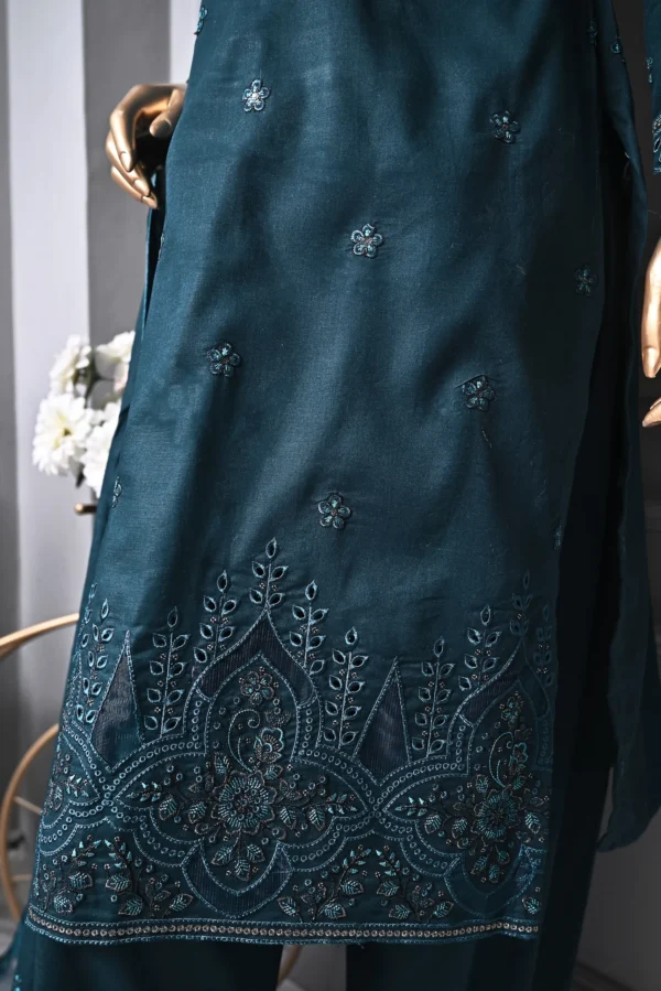ZINC GREY 3 PIECE COTTON EMBROIDERED SUIT {UNSTITCHED} – 2004 – BINOSMAN - Image 3